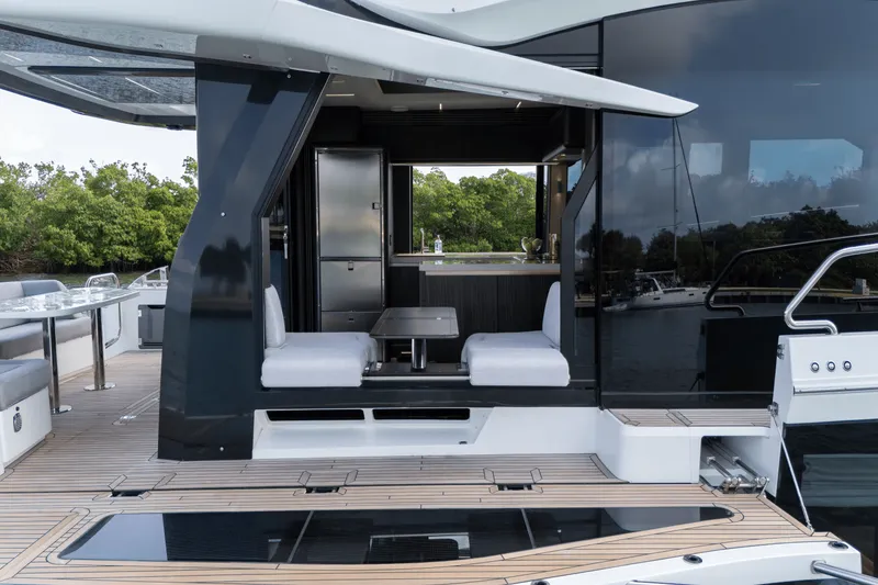 Slide: The Image of Galeon 560 FLY 2025 - 177