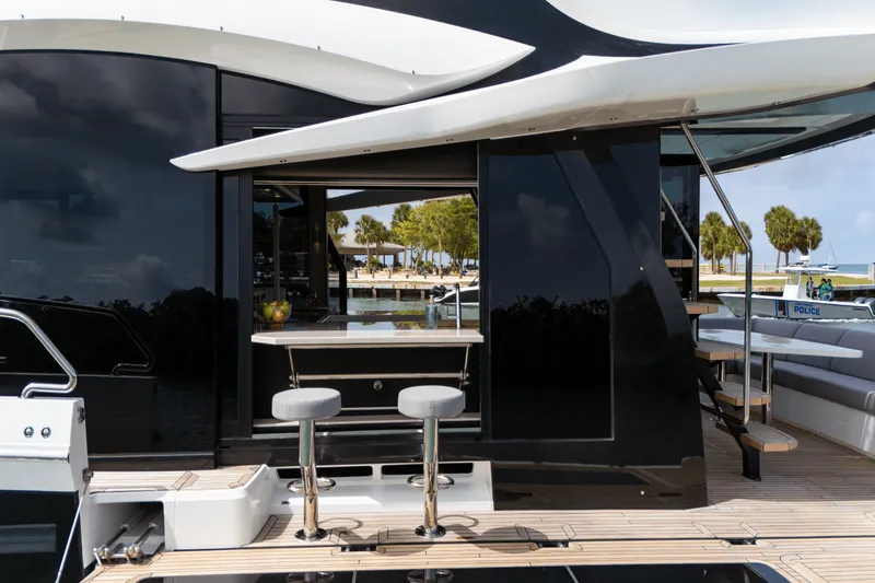 Slide: The Image of Galeon 560 FLY 2025 - 181