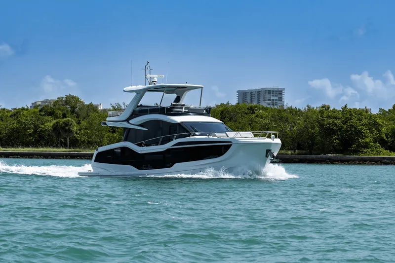 Slide: The Image of Galeon 560 FLY 2025 - 185