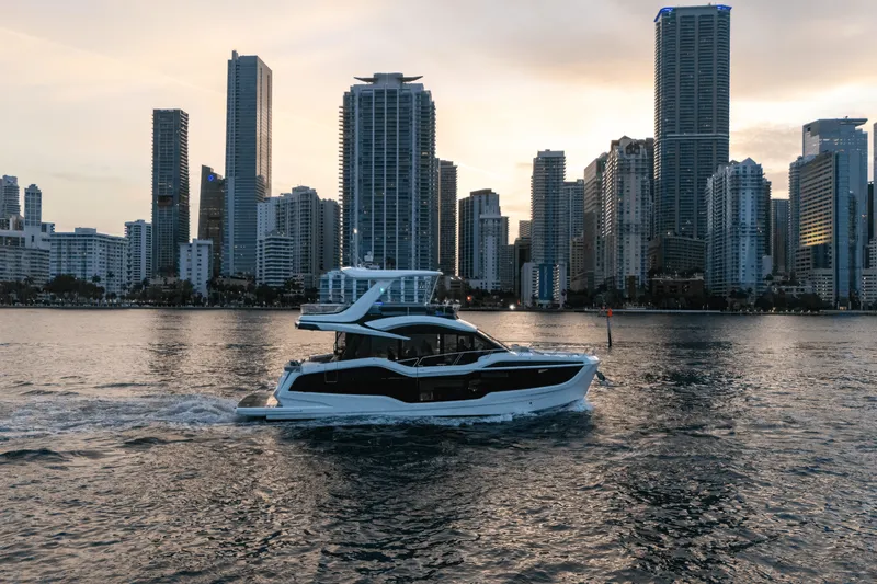 Slide: The Image of Galeon 560 FLY 2025 - 187