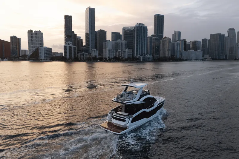 Slide: The Image of Galeon 560 FLY 2025 - 188