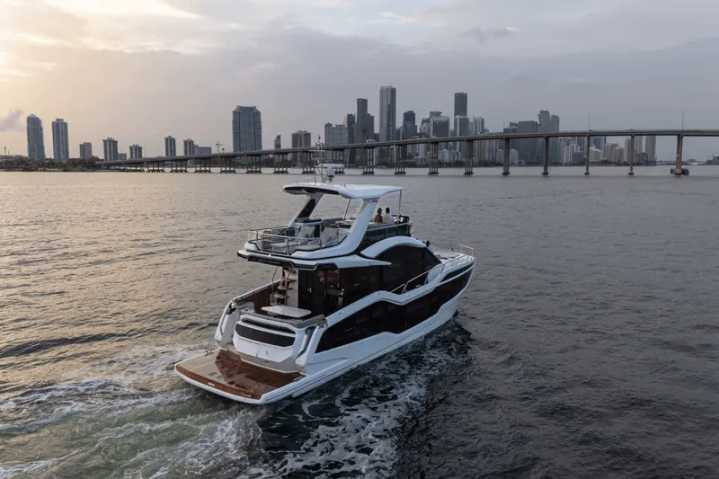 Slide: The Image of Galeon 560 FLY 2025 - 190