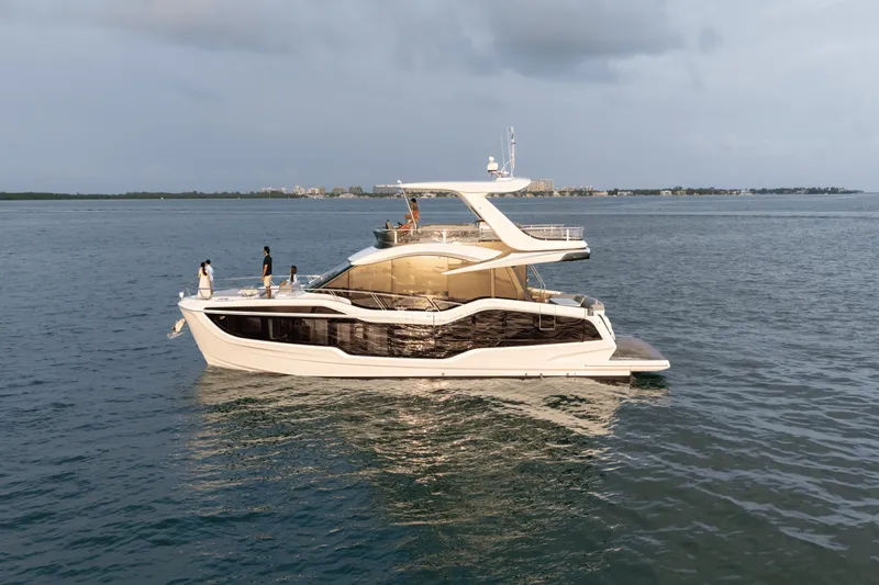 Slide: The Image of Galeon 560 FLY 2025 - 202