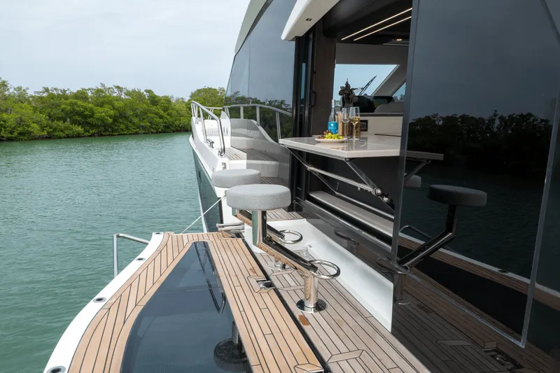 Slide: The Image of Galeon 560 FLY 2025 - 203