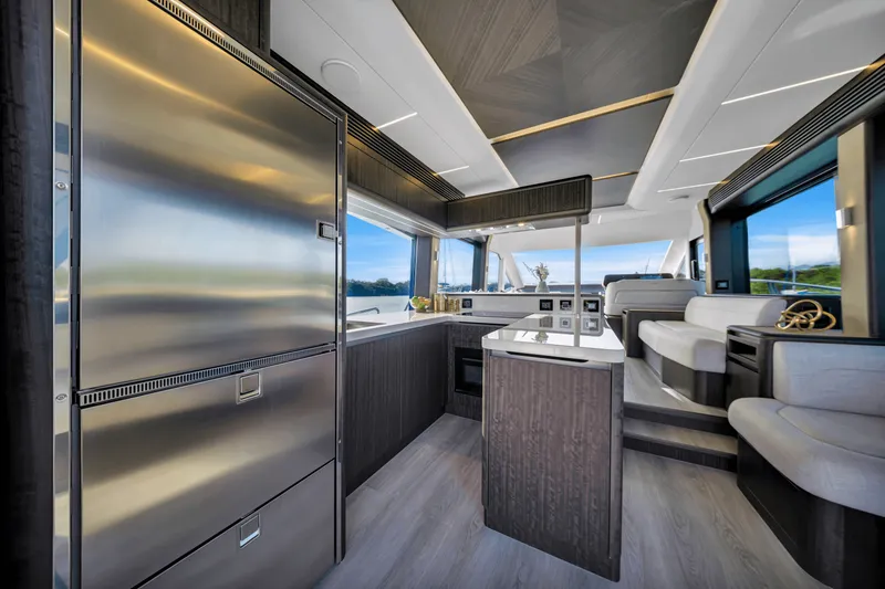 Slide: The Image of Galeon 560 FLY 2025 - 226