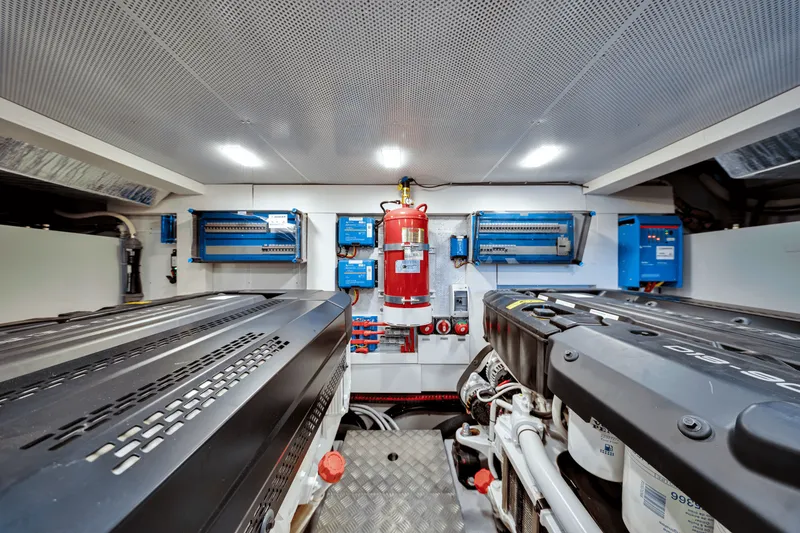 Slide: The Image of Galeon 560 FLY 2025 - 230