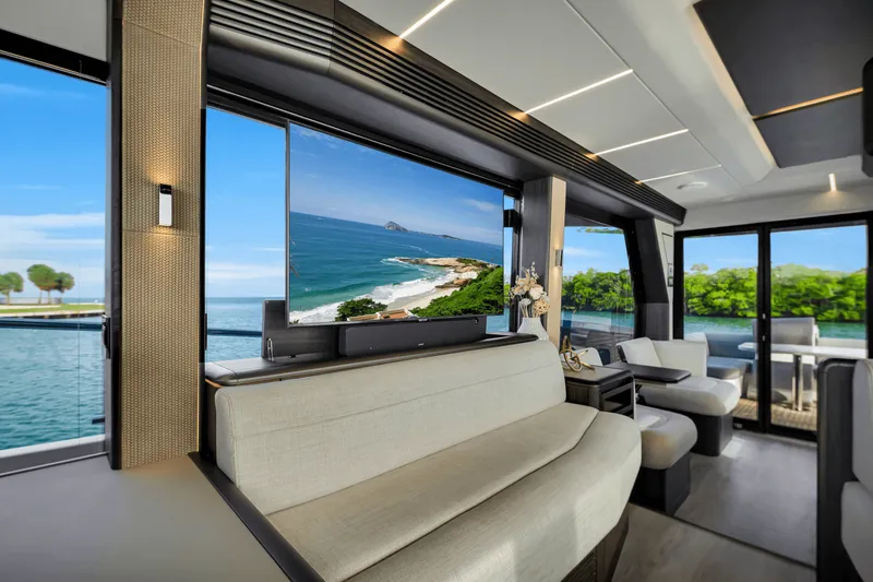 Slide: The Image of Galeon 560 FLY 2025 - 234