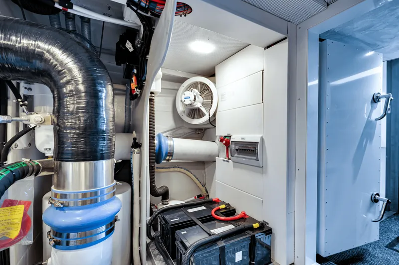 Slide: The Image of Galeon 560 FLY 2025 - 242