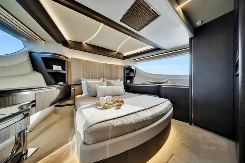 Slide: The Image of Galeon 560 FLY 2025 - 271