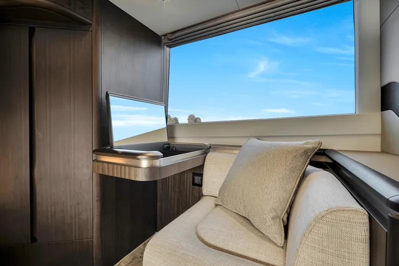 Slide: The Image of Galeon 560 FLY 2025 - 280