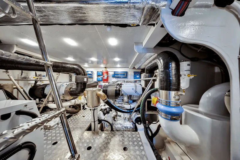 Slide: The Image of Galeon 560 FLY 2025 - 3