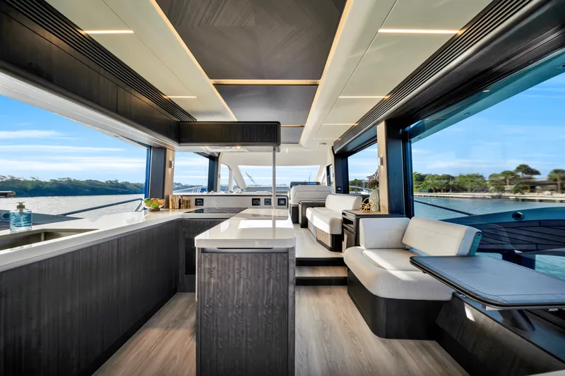 Slide: The Image of Galeon 560 FLY 2025 - 310