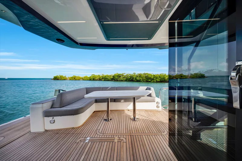 Slide: The Image of Galeon 560 FLY 2025 - 37