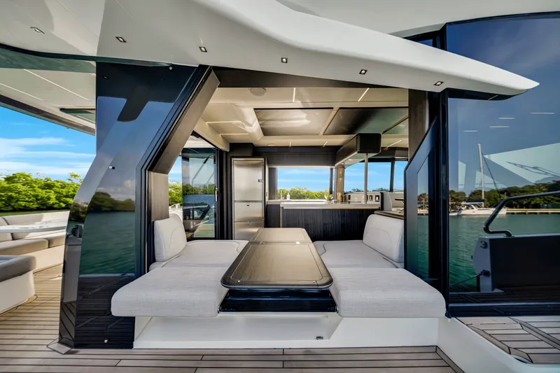 Slide: The Image of Galeon 560 FLY 2025 - 45