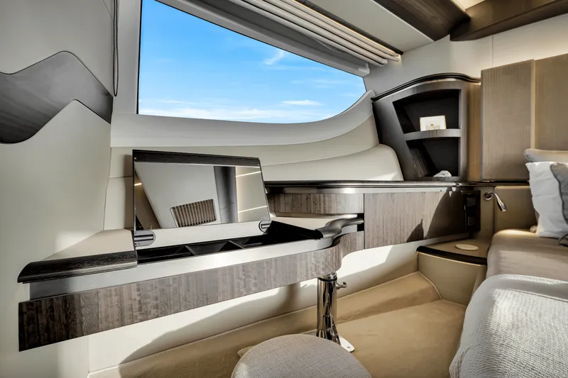 Slide: The Image of Galeon 560 FLY 2025 - 51