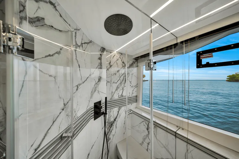 Slide: The Image of Galeon 560 FLY 2025 - 84