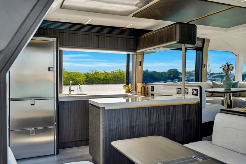 Slide: The Image of Galeon 560 FLY 2025 - 97