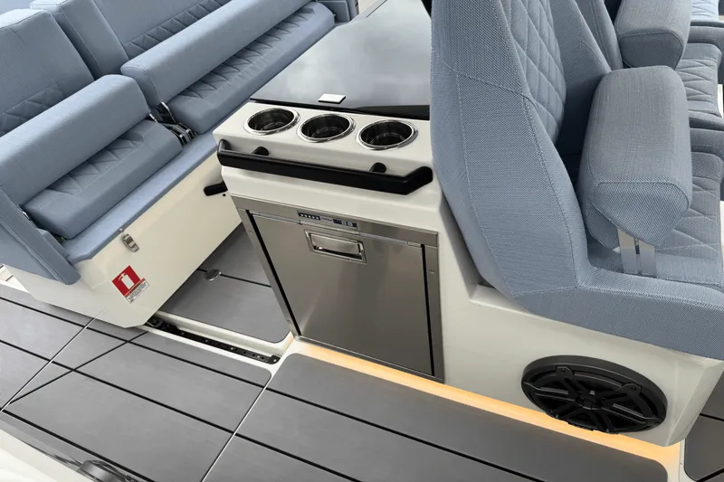 Slide: The Image of Saxdor 320 GTO 2025 - 28