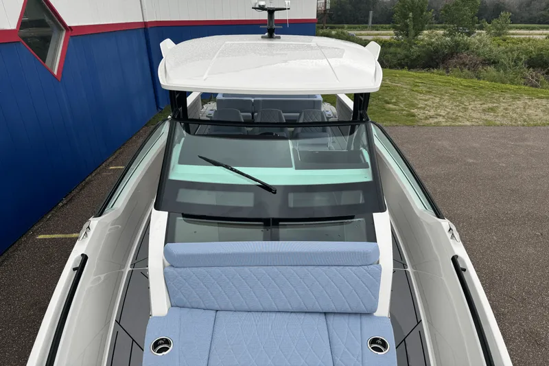 Slide: The Image of Saxdor 320 GTO 2025 - 65