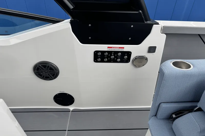 Slide: The Image of Saxdor 320 GTO 2025 - 32