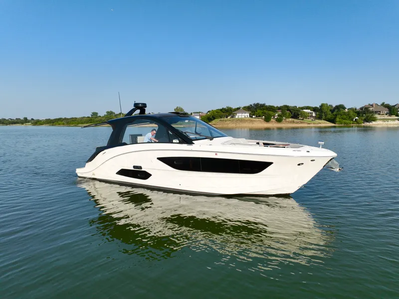 Slide: The Image of Sea Ray Sundancer 370 2025 - 1