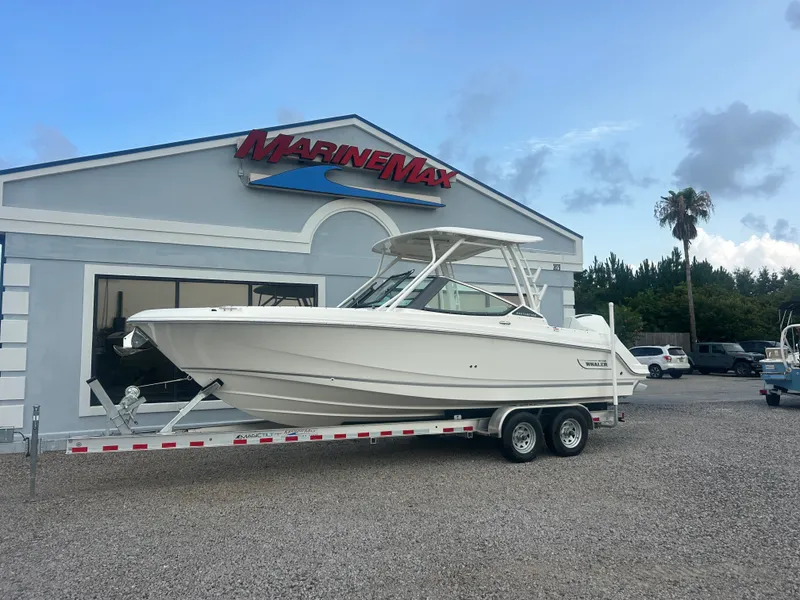 Slide: The Image of Boston Whaler 240 Vantage 2026 - 2