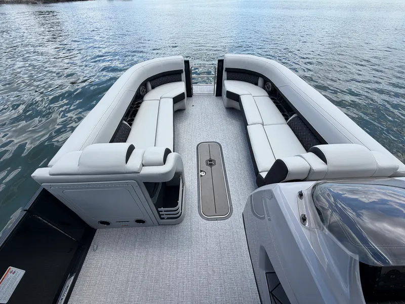 Slide: The Image of Harris GRAND MARINER 250 2026 - 19