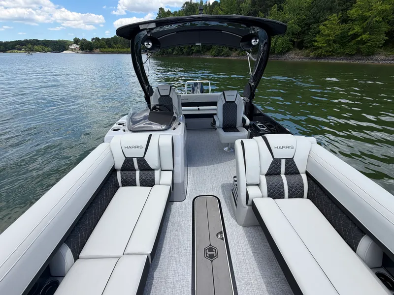 Slide: The Image of Harris GRAND MARINER 250 2026 - 22