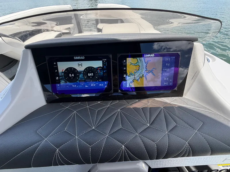 Slide: The Image of Harris GRAND MARINER 250 2026 - 26