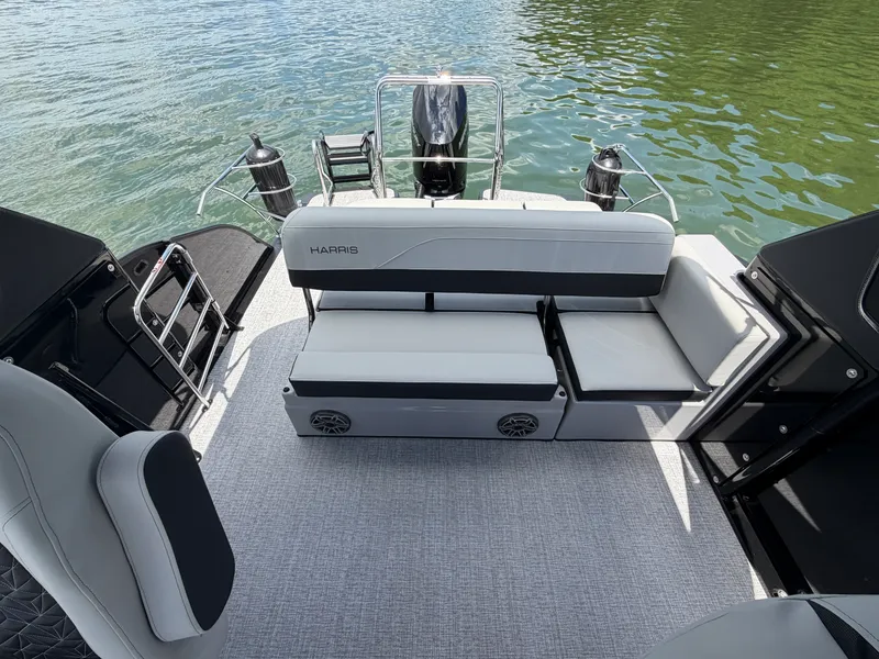 Slide: The Image of Harris GRAND MARINER 250 2026 - 30