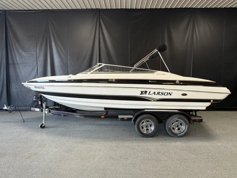 The Image of Larson 228 LXI 2005 - 0