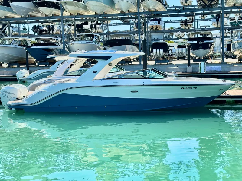 The Image of Sea Ray 310 SLX OB 2022 - undefined