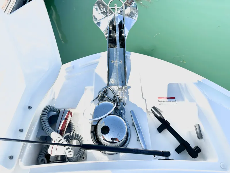 Slide: The Image of Sea Ray 310 SLX OB 2022 - 25