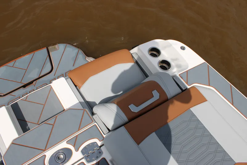 Slide: The Image of Malibu 26LSV 2024 - 46