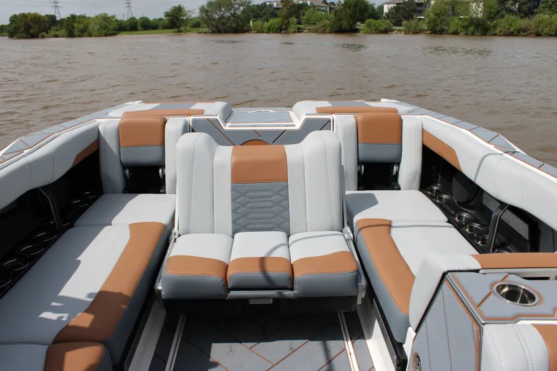 Slide: The Image of Malibu 26LSV 2024 - 36