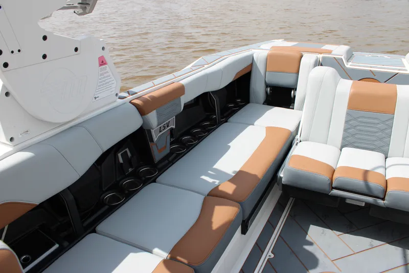 Slide: The Image of Malibu 26LSV 2024 - 35