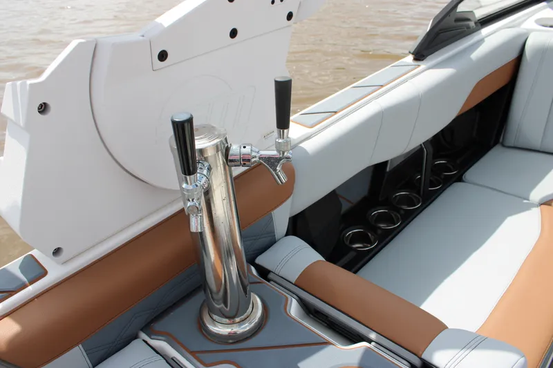 Slide: The Image of Malibu 26LSV 2024 - 20
