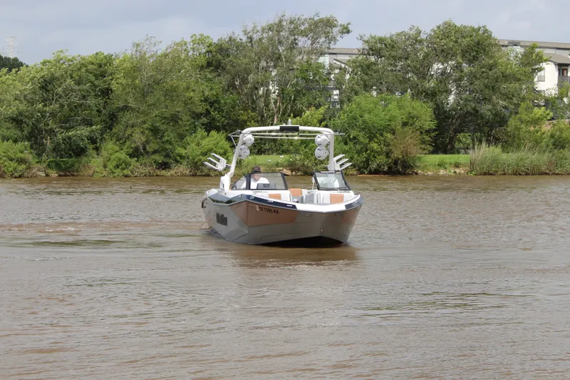 Slide: The Image of Malibu 26LSV 2024 - 8