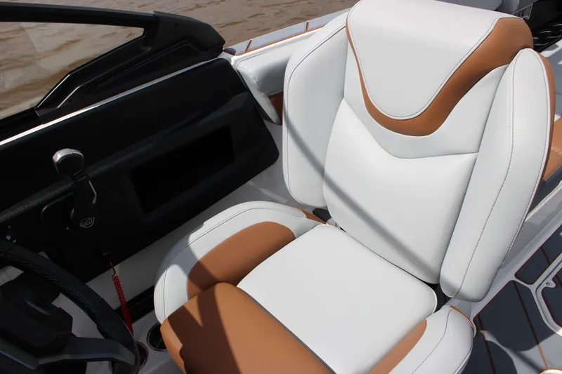 Slide: The Image of Malibu 26LSV 2024 - 30