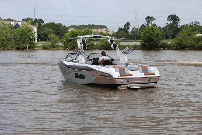 Slide: The Image of Malibu 26LSV 2024 - 1