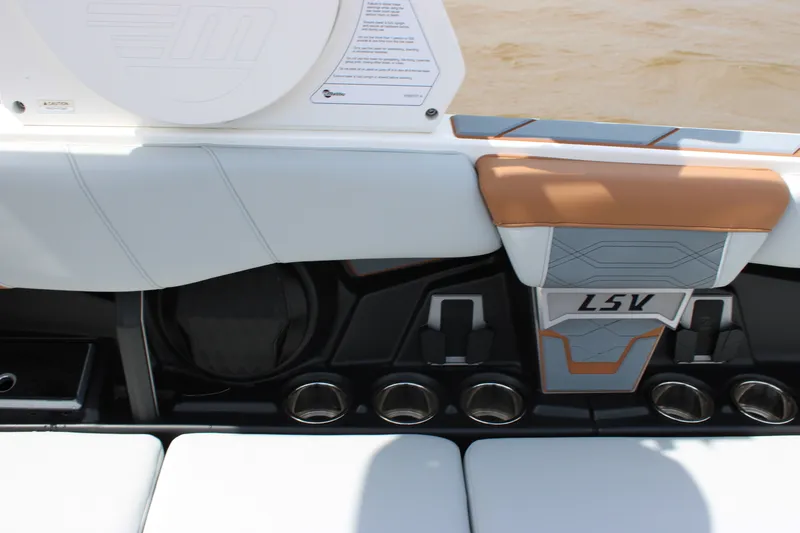 Slide: The Image of Malibu 26LSV 2024 - 48