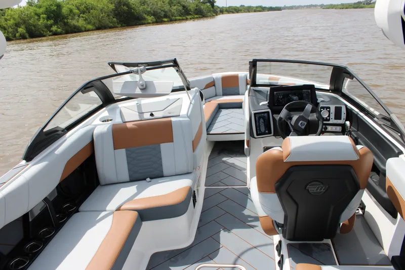 Slide: The Image of Malibu 26LSV 2024 - 26