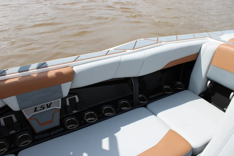 Slide: The Image of Malibu 26LSV 2024 - 42