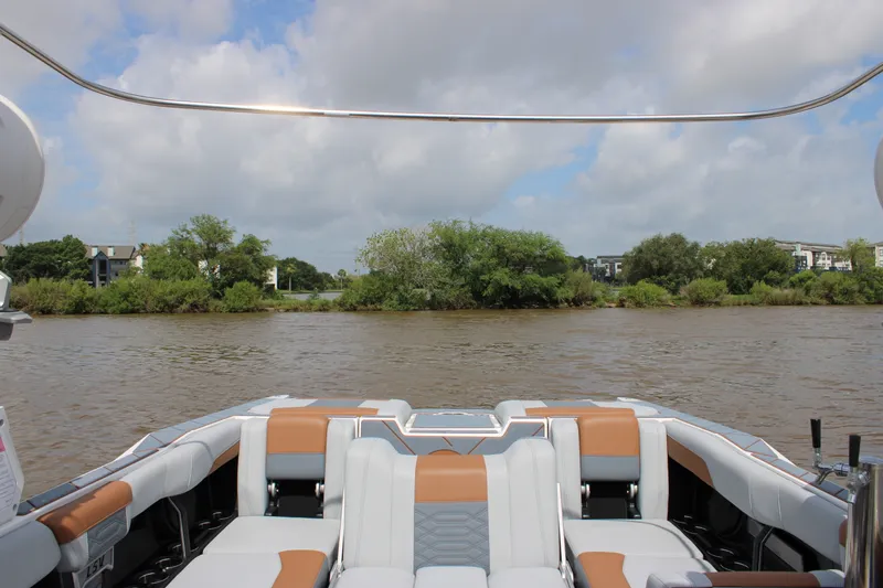 Slide: The Image of Malibu 26LSV 2024 - 31