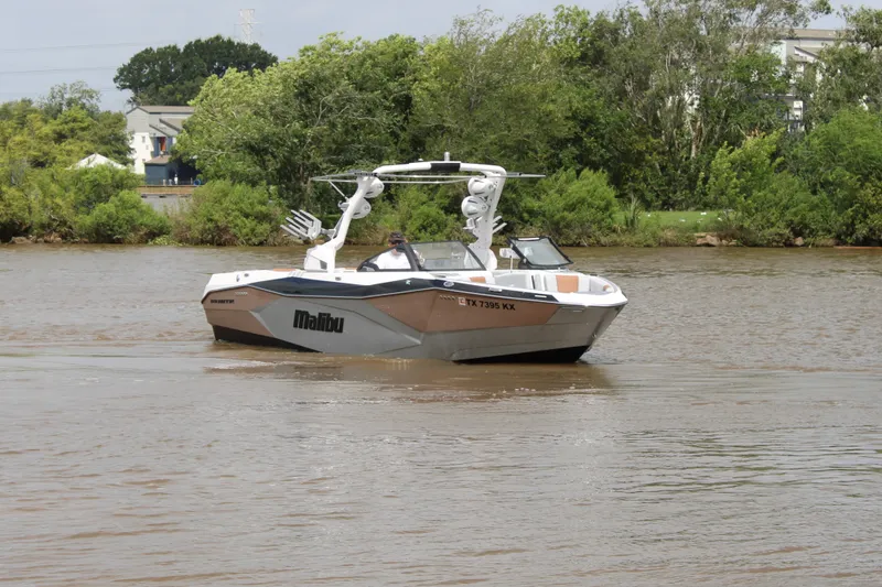 Slide: The Image of Malibu 26LSV 2024 - 7