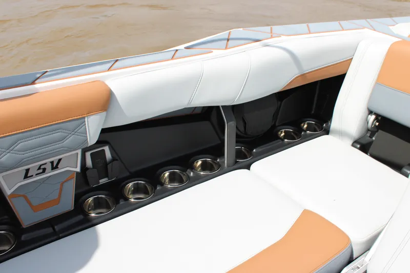 Slide: The Image of Malibu 26LSV 2024 - 47