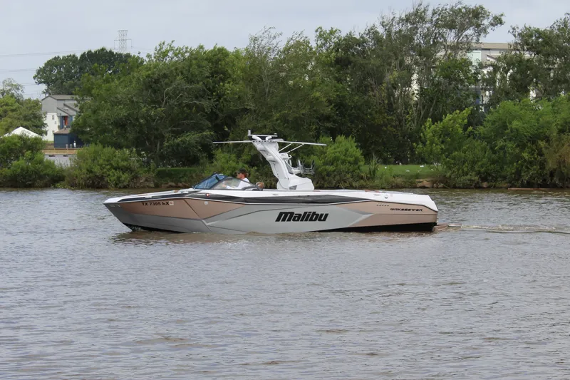 Slide: The Image of Malibu 26LSV 2024 - 12