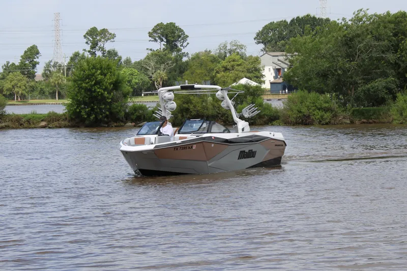 Slide: The Image of Malibu 26LSV 2024 - 10