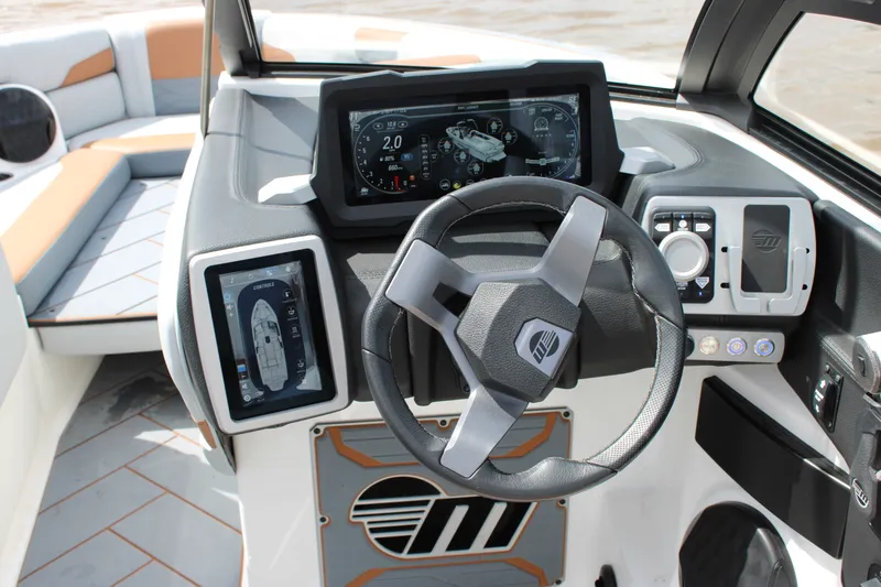 Slide: The Image of Malibu 26LSV 2024 - 18