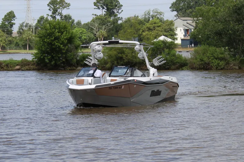 Slide: The Image of Malibu 26LSV 2024 - 11